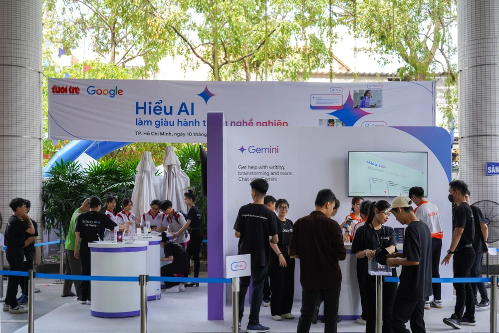 Gian hàng trải nghiệm công nghệ AI của Google. Ảnh: TIỂU MINH Gian hàng trải nghiệm công nghệ AI của Google. Ảnh: TIỂU MINH