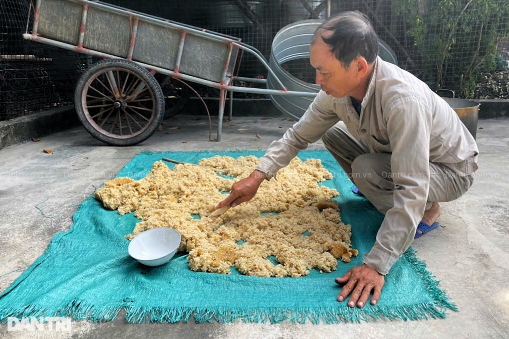 Cha mẹ già cùng cực rao bán nhà lấy tiền thay thận cho con - 5 Cha mẹ già cùng cực rao bán nhà lấy tiền thay thận cho con - 5