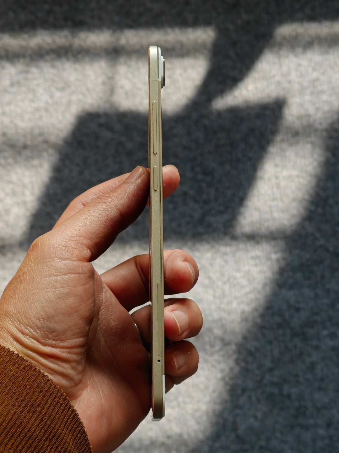 Đừng lầm tưởng: Galaxy S25 Edge không phải điện thoại thanh mỏng nhất, danh hiệu này thuộc về một chiếc smartphone Trung Quốc ra mắt cách đây… 11 năm- Ảnh 3.