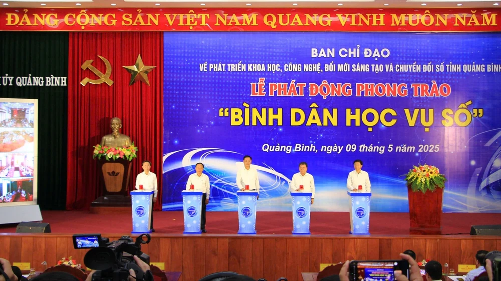 Quảng Bình phát động phong trào "Bình dân học vụ số" 1 Quảng Bình phát động phong trào "Bình dân học vụ số"