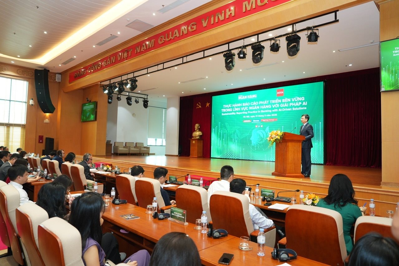 Ứng dụng AI để giải bài toán ESG ngành ngân hàng 1 z6622974139740-0a84f55eec6ab7d6c397b29e53c732fa20250521095450.jpg