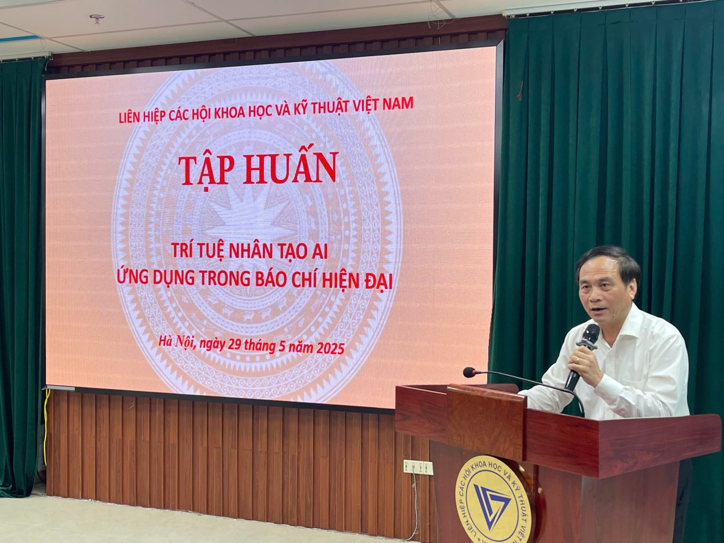 Nâng cao nhận thức và năng lực ứng dụng AI trong truyền thông, báo c 2 tm-img-alt