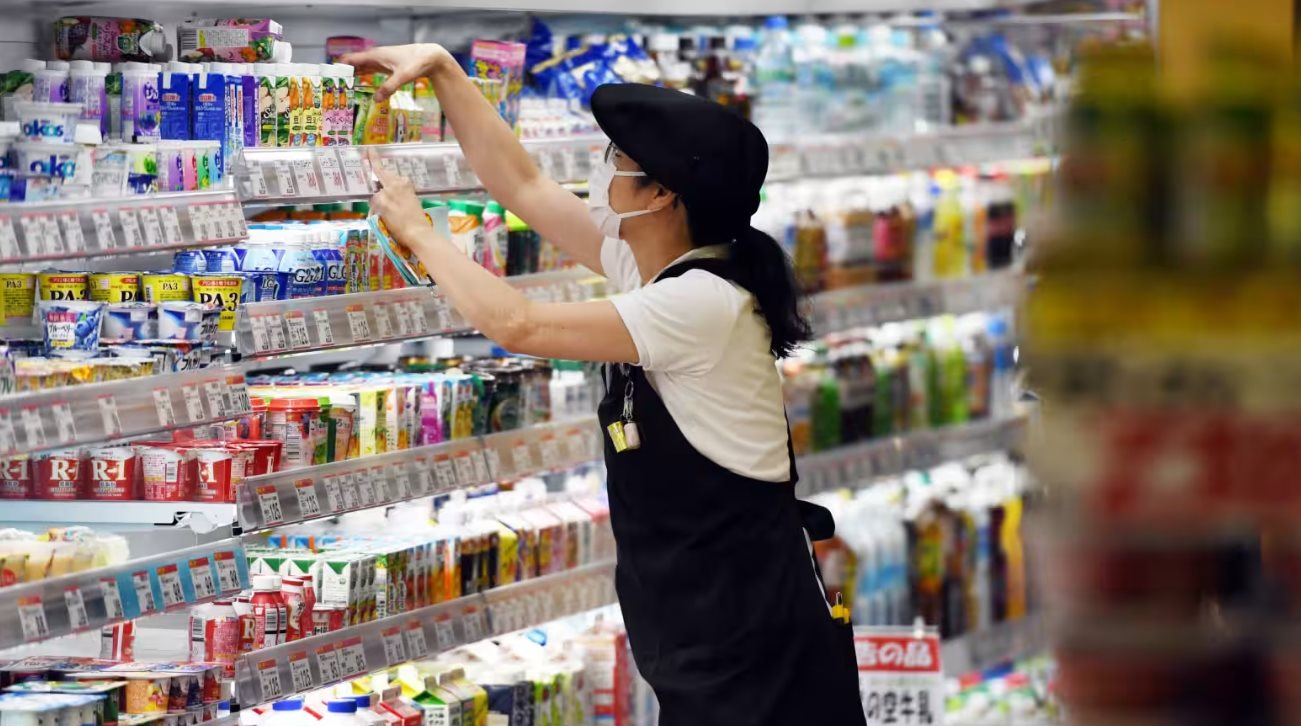 Hơn 64.000 nhân sự bán lẻ mất việc từ đầu năm 2025, riêng tháng 4 đã có hơn 7.000 người ra đi, cuộc khủng hoảng vì TMĐT và AI lan rộng- Ảnh 2. Hơn 64.000 nhân sự bán lẻ mất việc từ đầu năm 2025, riêng tháng 4 đã có hơn 7.000 người ra đi, cuộc khủng hoảng vì TMĐT và AI lan rộng- Ảnh 2.