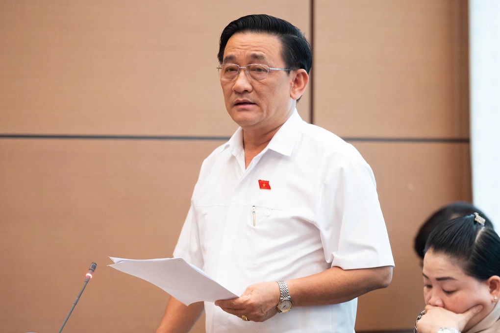 Đại biểu Quốc hội: Quản lý thế nào mà để cả chợ Ninh Hiệp bán hàng giả? - 4 Đại biểu Quốc hội: Quản lý thế nào mà để cả chợ Ninh Hiệp bán hàng giả? - 4