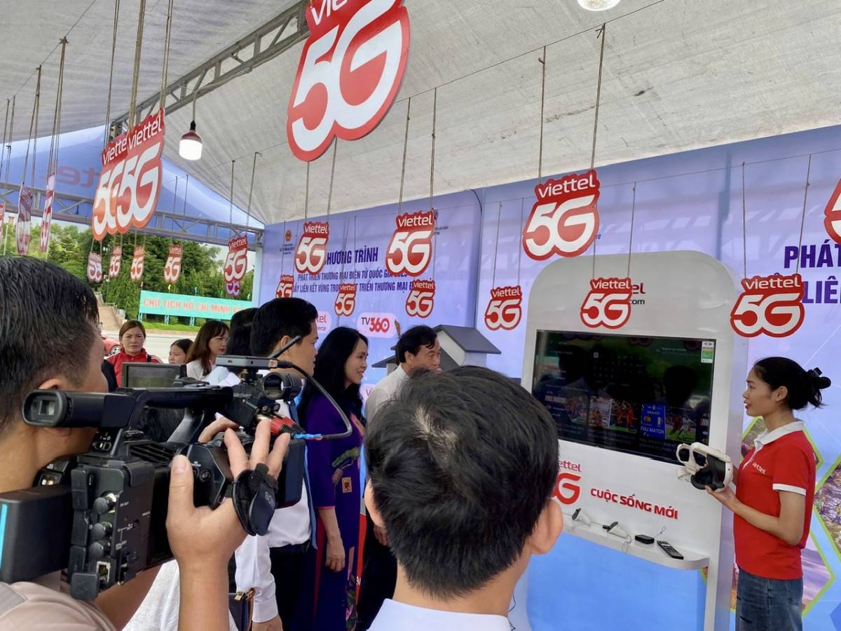 Thương mại điện tử “leo núi”: Còn nhiều thách thức cản đường