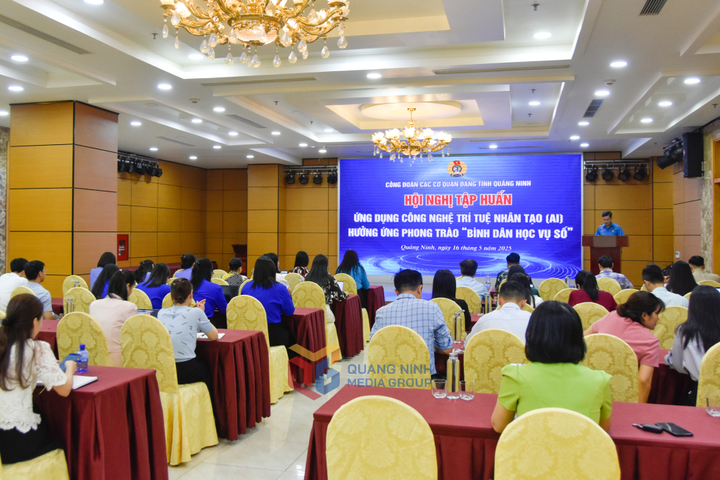 Công đoàn các cơ quan Đảng tỉnh tập huấn ứng dụng công nghệ AI 3 2353069 wtm df8f0962e4403f5731d4dd1f2456510f