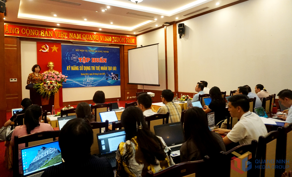 Sở Nội vụ tổ chức Hội nghị tập huấn kỹ năng sử dụng trí tuệ nhân tạo (AI) 1 2356364 wtm 226bc39b51116d6ff803be140d30da40