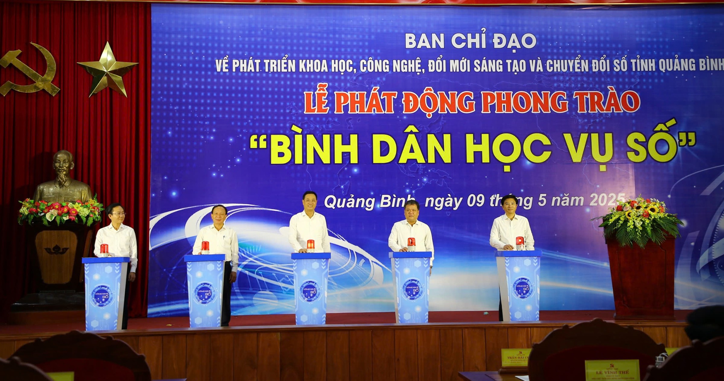 Chuyển đổi số tại Quảng Bình: Cách mạng hóa Hồ sơ hành chính trực tuyến - Ảnh 4. Chuyển đổi số tại Quảng Bình: Cách mạng hóa Hồ sơ hành chính trực tuyến - Ảnh 4.