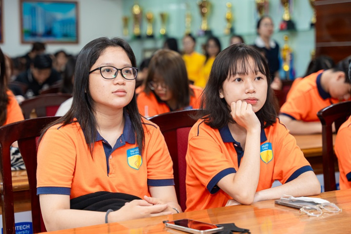 HUTECH trang bị kỹ năng quản lý bằng ứng dụng AI cho đội ngũ Ban Cán sự lớp năm học 2024 - 2025 38