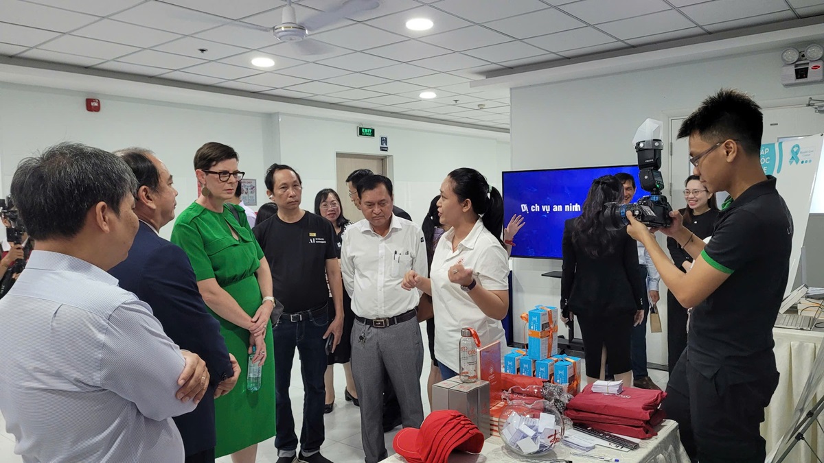 Thách thức và đạo đức của ứng dụng Trí tuệ nhân tạo trong Y tế 5 Thách thức và đạo đức của ứng dụng Trí tuệ nhân tạo trong Y tế - 500243900 1107126308103190 6744512208464957590 n