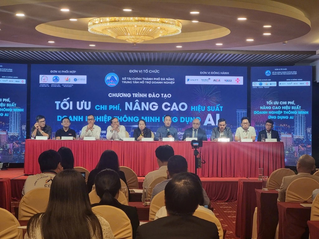 Chương trình đào tạo về AI đóng vai trò cầu nối, giúp doanh nghiệp Đà Nẵng tiếp cận xu hướng công nghệ tiên tiến, mở ra tương lai phát triển.