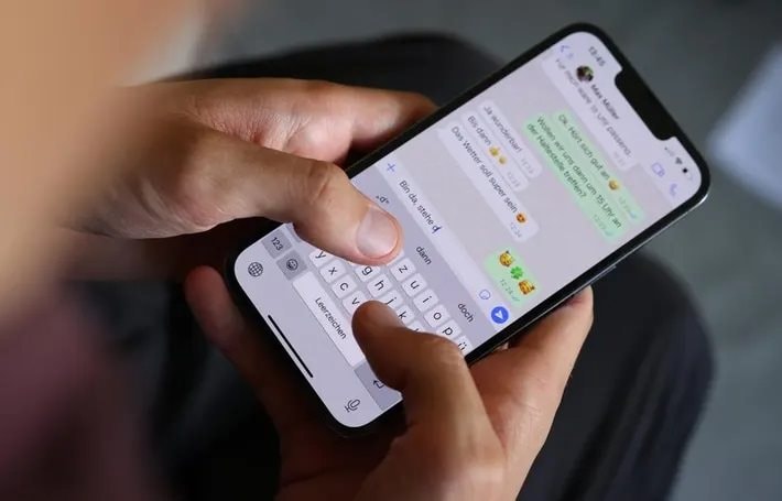 Kỳ lạ ứng dụng chat bị người Việt "ghẻ lạnh" dù có 2 tỷ người dùng trên thế giới: Đọc tên chắc ít ai biết- Ảnh 1. Kỳ lạ ứng dụng chat bị người Việt "ghẻ lạnh" dù có 2 tỷ người dùng trên thế giới: Đọc tên chắc ít ai biết- Ảnh 1.