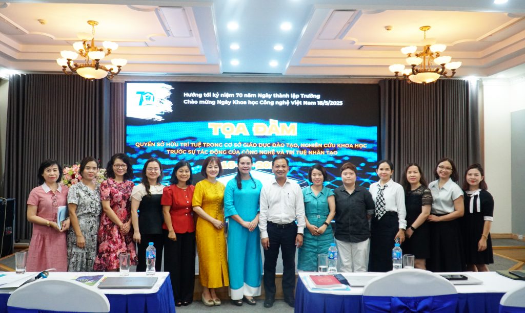 “Quyền sở hữu trí tuệ trong môi trường giáo dục, nghiên cứu trước sự tác động của công nghệ và trí tuệ nhân tạo” – Trường Đại học Ngoại ngữ – Đại học Quốc gia Hà Nội 19 DSC00254 1