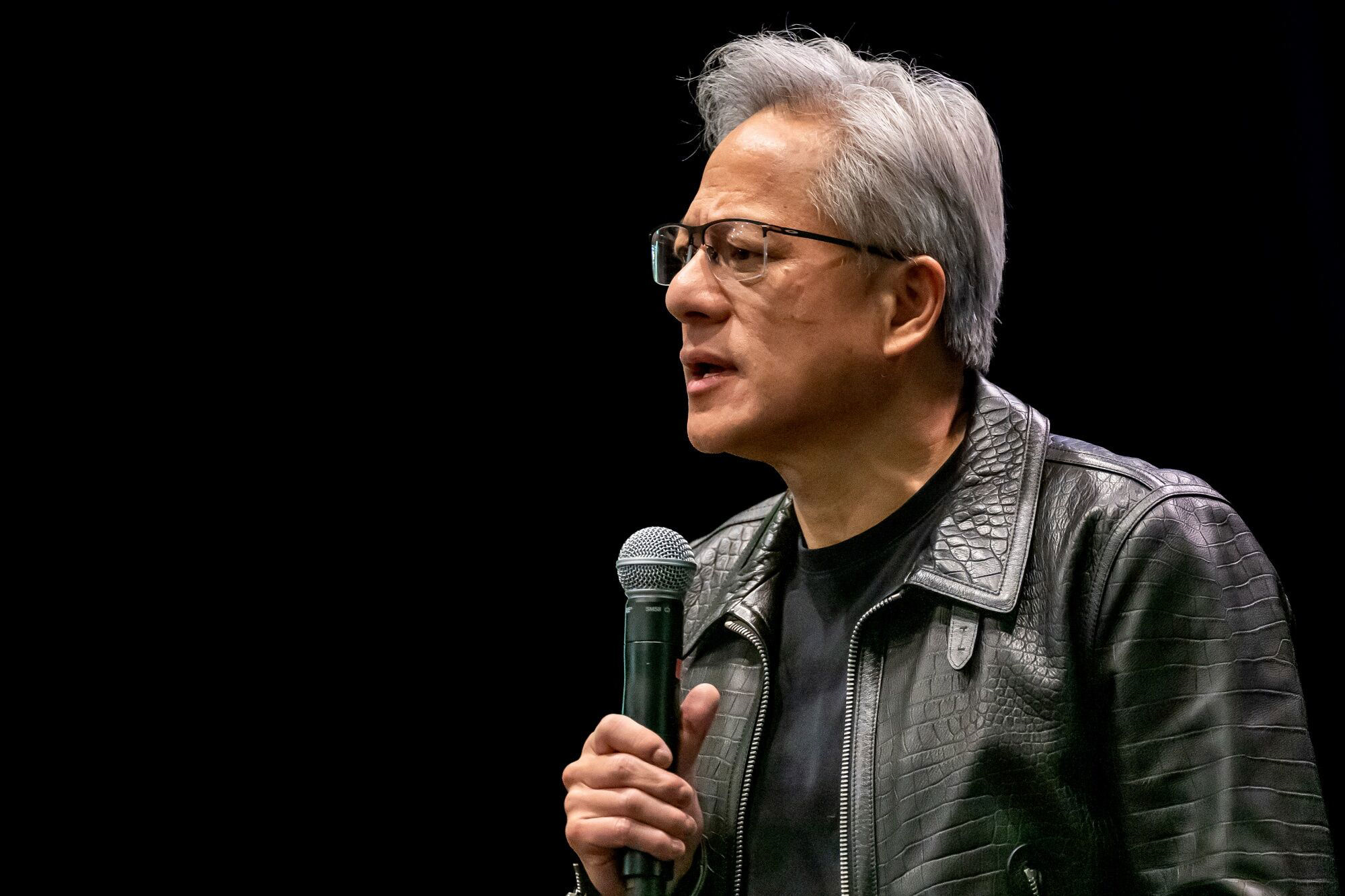 CEO NVIDIA: Nếu đang là sinh viên trong thời đại AI, đây là thứ đầu tiên tôi sẽ học- Ảnh 1.