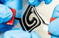 Ngày hội AI chào mừng giải phóng Điện Biên 7/5 15 Pin có cấu trúc như kem đánh răng, có thể uốn cong theo mọi hình dạng (Ảnh: Thor Balkhed)