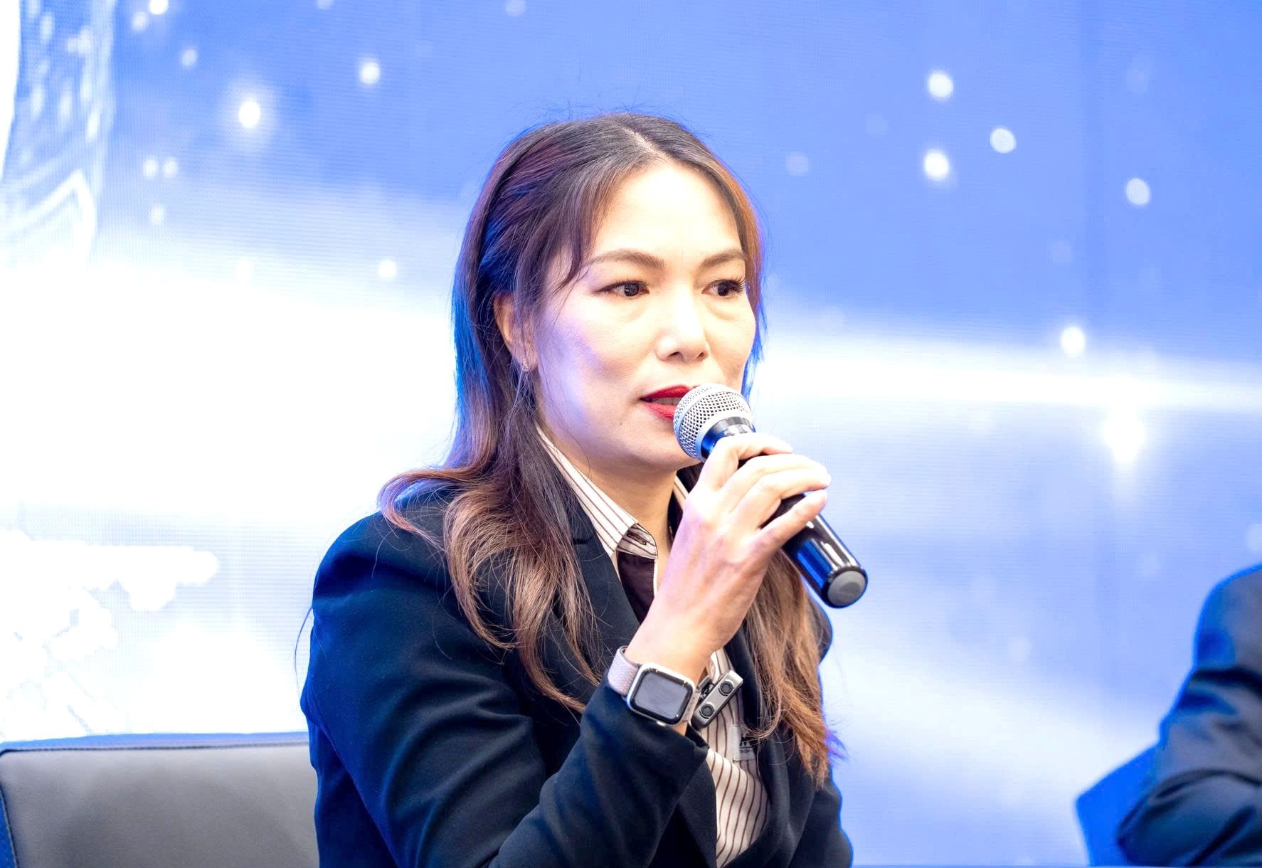 Việt Nam không thể chậm trễ ứng dụng AI 4 ba-dinh-thi-thuy.jpg