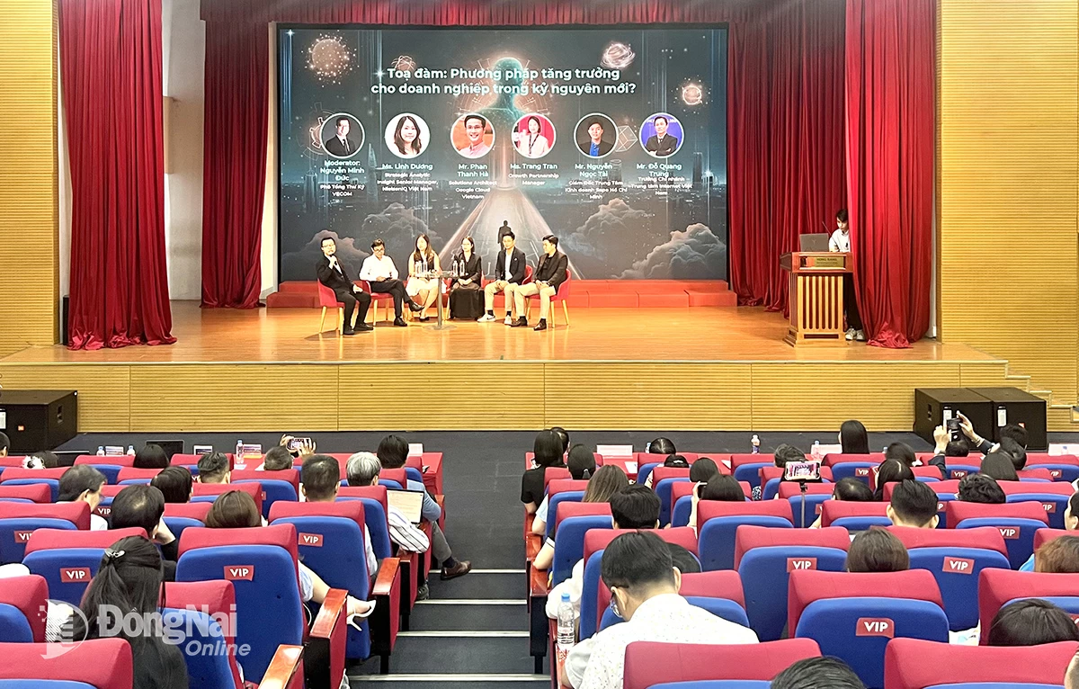 Tọa đàm về phương pháp tăng trưởng cho DN trong kỷ nguyên mới tại Diễn đàn VOBF 2025 ở Thành phố Hồ Chí Minh.
