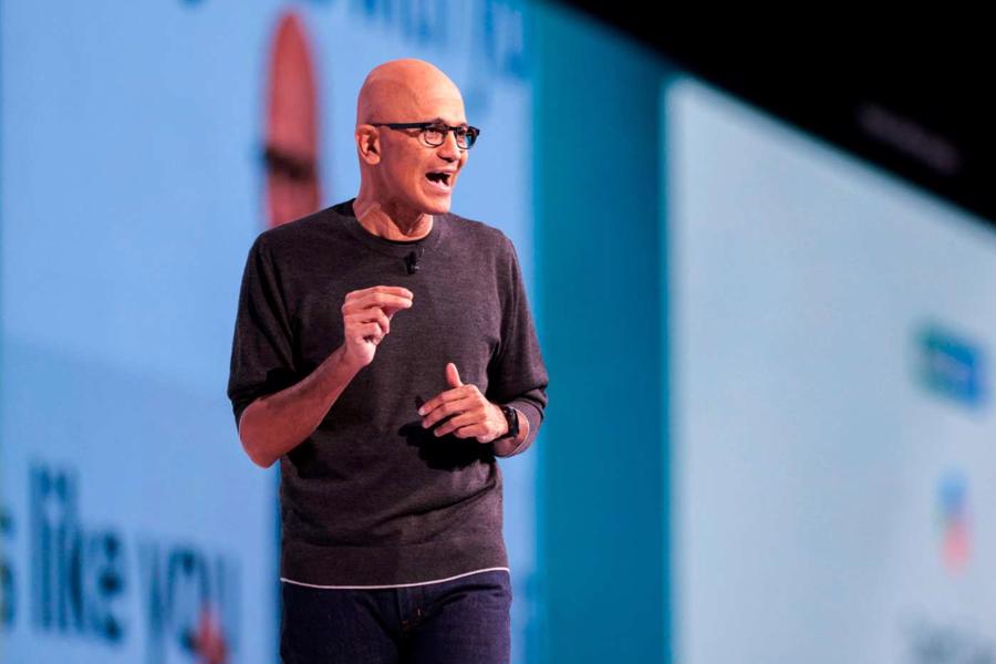 Giám đốc điều hành Microsoft - ông Satya Nadella cho rằng, ngành công nghệ đang ở giữa 'sự thay đổi cơ bản khác'. Ảnh Jason Redmond/AFP