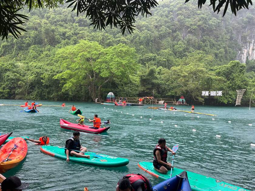 Loạt lễ hội đặc sắc tại Quảng Bình dịp 30/4 này 7 Chèo thuyền kayak trên sông Chày