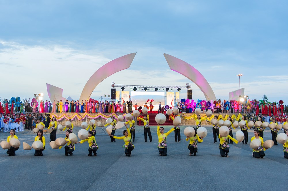 Nhiều hoạt động đặc sắc, hấp dẫn | Du lịch 1 Nhiều hoạt động đặc sắc, hấp dẫn - ảnh 1