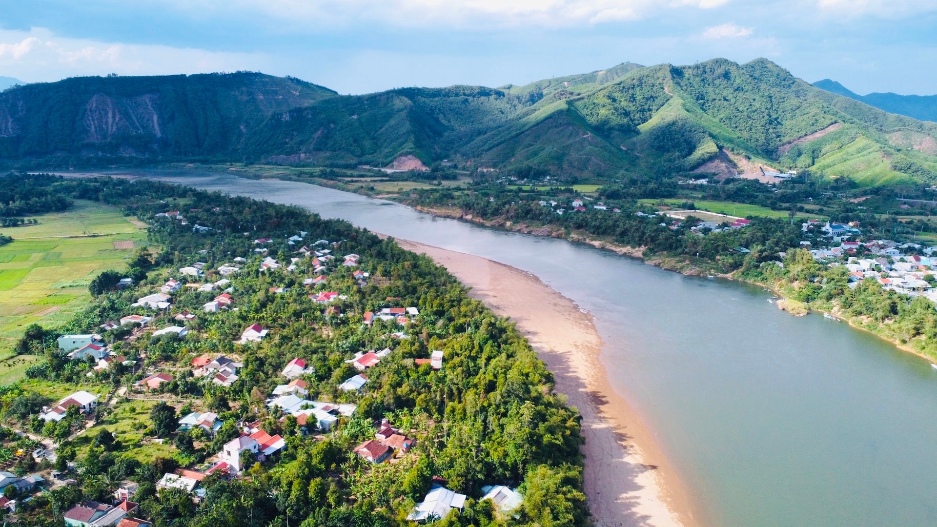 Du lịch Quảng Nam chộn rộn chờ đại lễ 2 dji_0905.jpeg