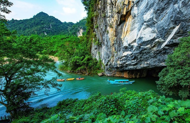 dong phong nha ke bang dep den choang ngop 17319168370561406931222