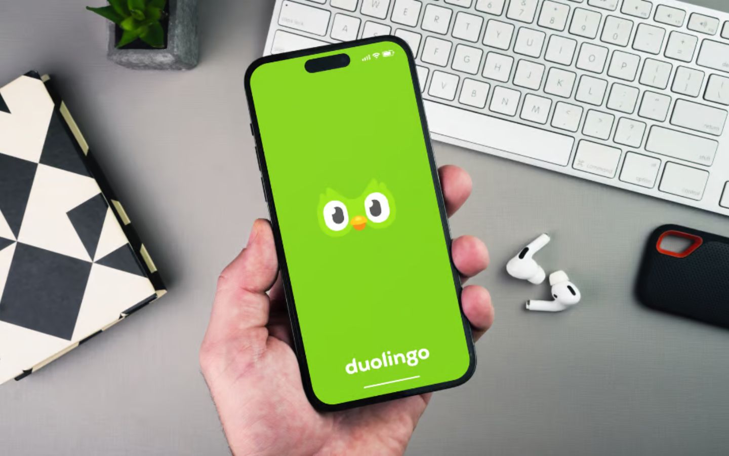 Duolingo dùng AI tạo khóa học, mở đầu xu hướng cắt giảm nhân sự? 2 Công việc của freelancer cho Duolingo hiện “đã có AI làm”
