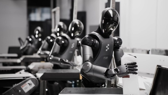 Figure AI - công ty robot hình người Mỹ bị nghi 'thổi phồng' 1 Robot hình người Figure 02 của Figure AI trên dây chuyền phân loại hàng hóa. Ảnh: Figure AI