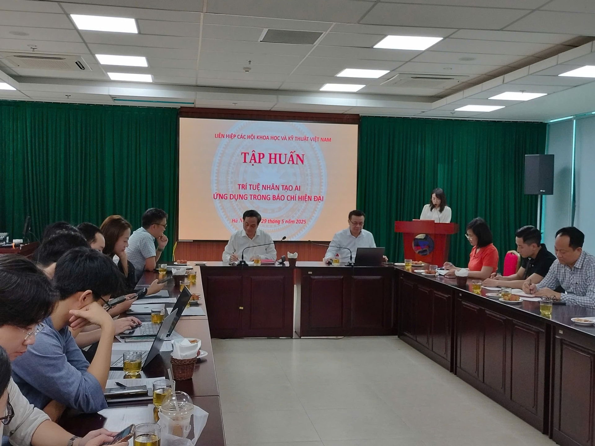 Nâng cao nhận thức và năng lực ứng dụng AI trong truyền thông, báo chí 3 gen-h-toan-canh-1.jpg