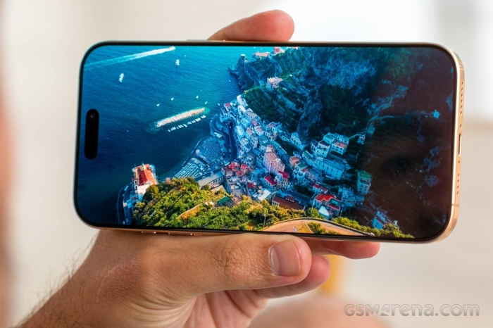 Giảm gần 5 triệu, màu titan sa mạc cũng giảm sập sàn 6 iPhone 16 Pro Max 13