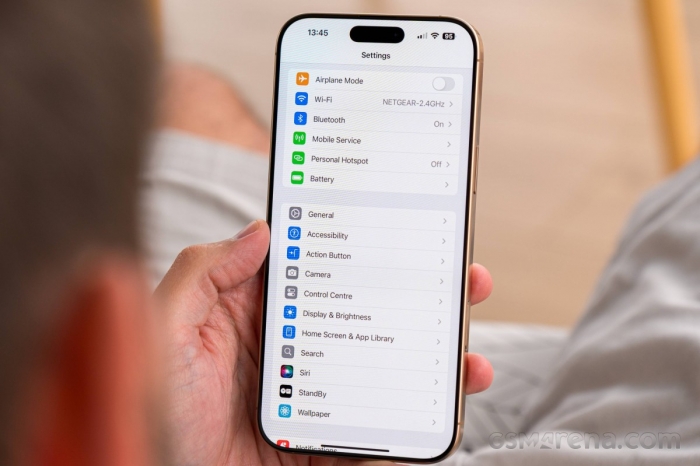 Giảm gần 5 triệu, màu titan sa mạc cũng giảm sập sàn 8 iPhone 16 Pro Max 16