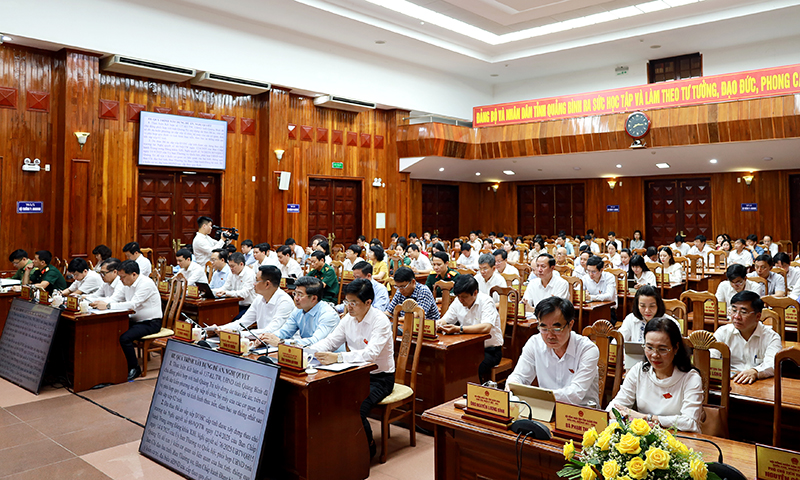 Kỳ họp thứ 21 (kỳ họp chuyên đề), HĐND tỉnh Quảng Bình khóa XVIII đã thông qua nghị quyết về việc chủ trương sắp xếp tỉnh Quảng Bình và tỉnh Quảng Trị.