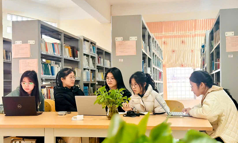 Trường đại học Quảng Bình nghiên cứu chuyển đổi số cho hệ thống thư viện đại học và cao đẳng trên địa bàn tỉnh.