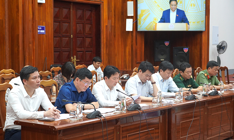 Các đại biểu dự phiên họp tại điểm cầu Quảng Bình.