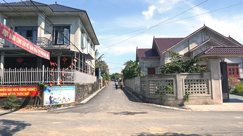  Các tuyến đường ở thôn Vĩnh Tuy 3, xã Vĩnh Ninh được đầu tư nâng cấp, cảnh quan xanh-sạch-đẹp.