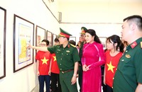 Triển lãm ảnh 'Đất nước trọn niềm vui' tại Hải Phòng