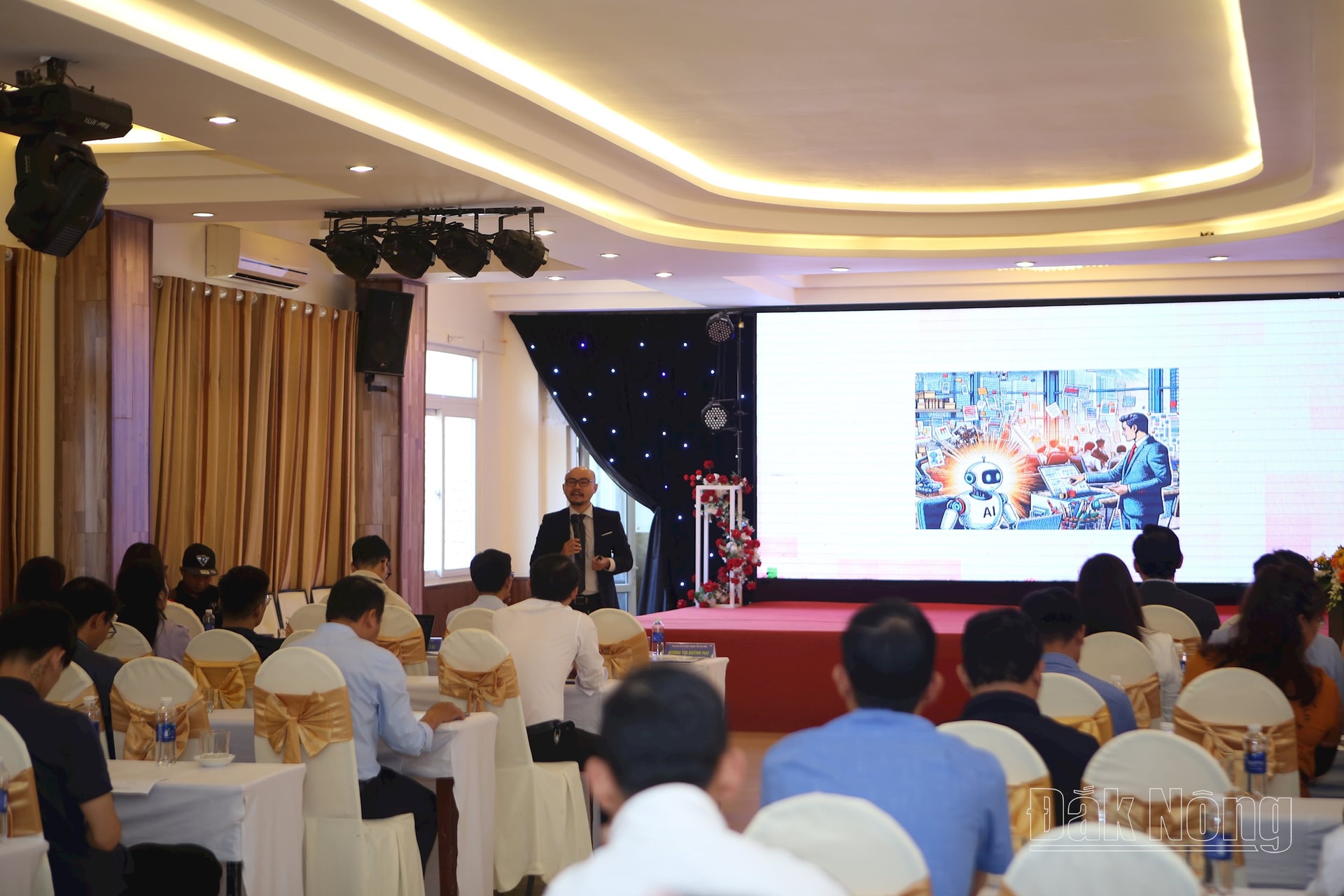 Doanh nghiệp tư nhân chuyển đổi số để vươn mình 4 img_8048.jpg