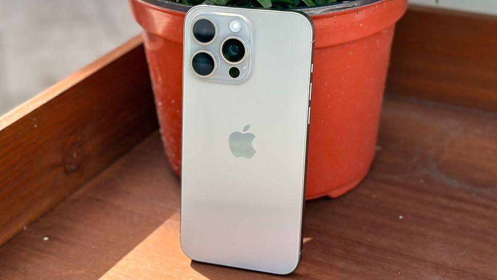 Giá iPhone 15, iPhone 15 Pro Max mới nhất giảm kịch sàn, rẻ chưa từng có, cực dễ mua dù xịn chẳng kém iPhone 16- Ảnh 3. Giá iPhone 15, iPhone 15 Pro Max mới nhất giảm kịch sàn, rẻ chưa từng có, cực dễ mua dù xịn chẳng kém iPhone 16- Ảnh 3.