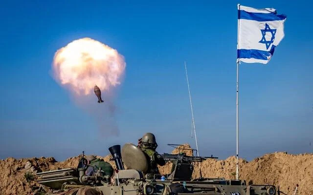 Binh lính Israel bắn đạn cối vào các mục tiêu ở Dải Gaza vào tháng 2-2024. Ảnh: FLASH90 Israel-dung-tri-tue-nhan-tao.jpg