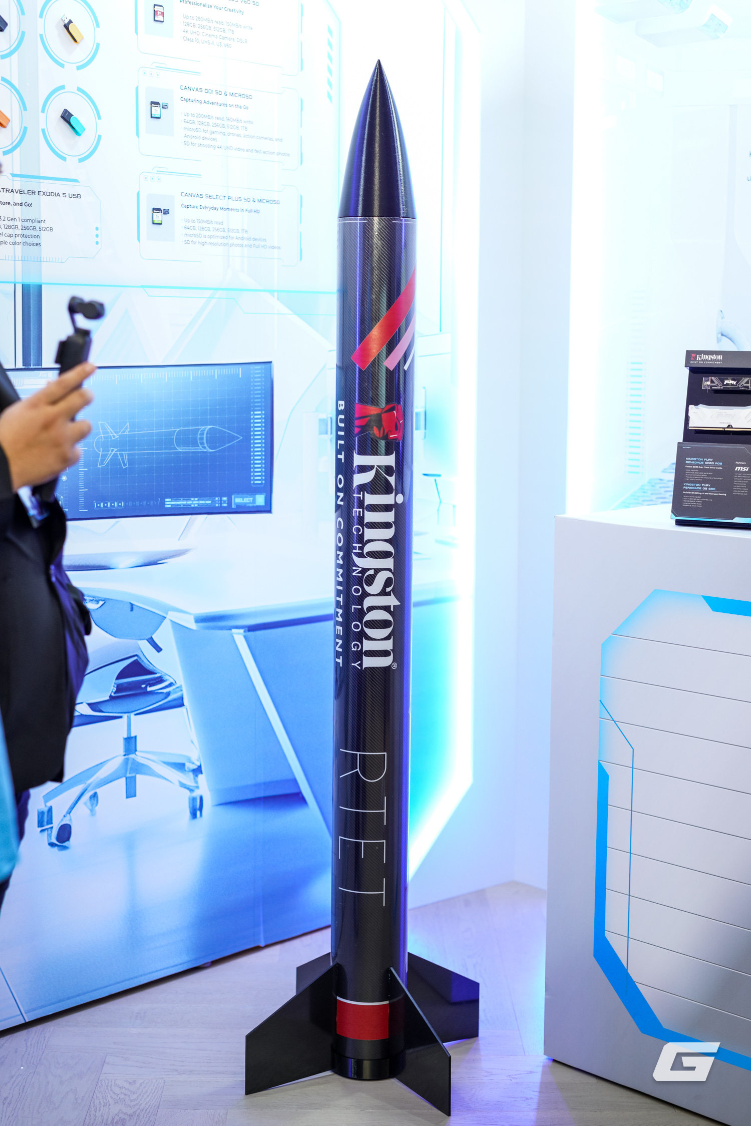 Ngắm loạt sản phẩm bộ nhớ, lưu trữ của Kingston tại COMPUTEX 2025: Từ ứng dụng AI cho đến giải pháp hàng không vũ trụ- Ảnh 11. Ngắm loạt sản phẩm bộ nhớ, lưu trữ của Kingston tại COMPUTEX 2025: Từ ứng dụng AI cho đến giải pháp hàng không vũ trụ- Ảnh 11.