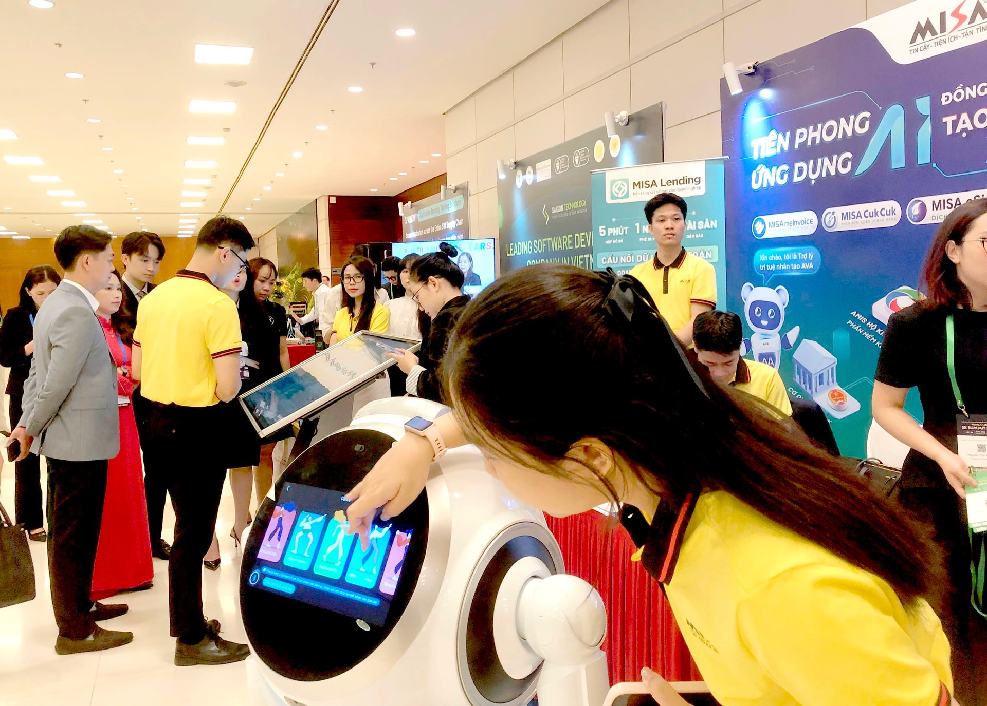 Việt Nam không thể chậm trễ ứng dụng AI 3 misa.jpg