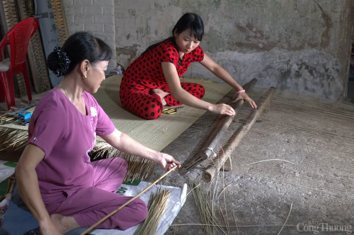 Chiếu làng nghề ‘lên đời’ nhờ chuyển đổi số