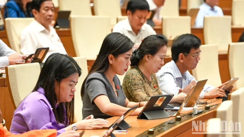 Đề nghị làm rõ quyền và nghĩa vụ của đại biểu Quốc hội khi ứng dụng công nghệ, AI trong kỳ họp ảnh 4