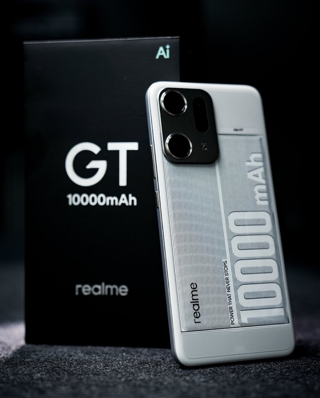 nghenhin xedoisong realme 10000 mah concept phone 1