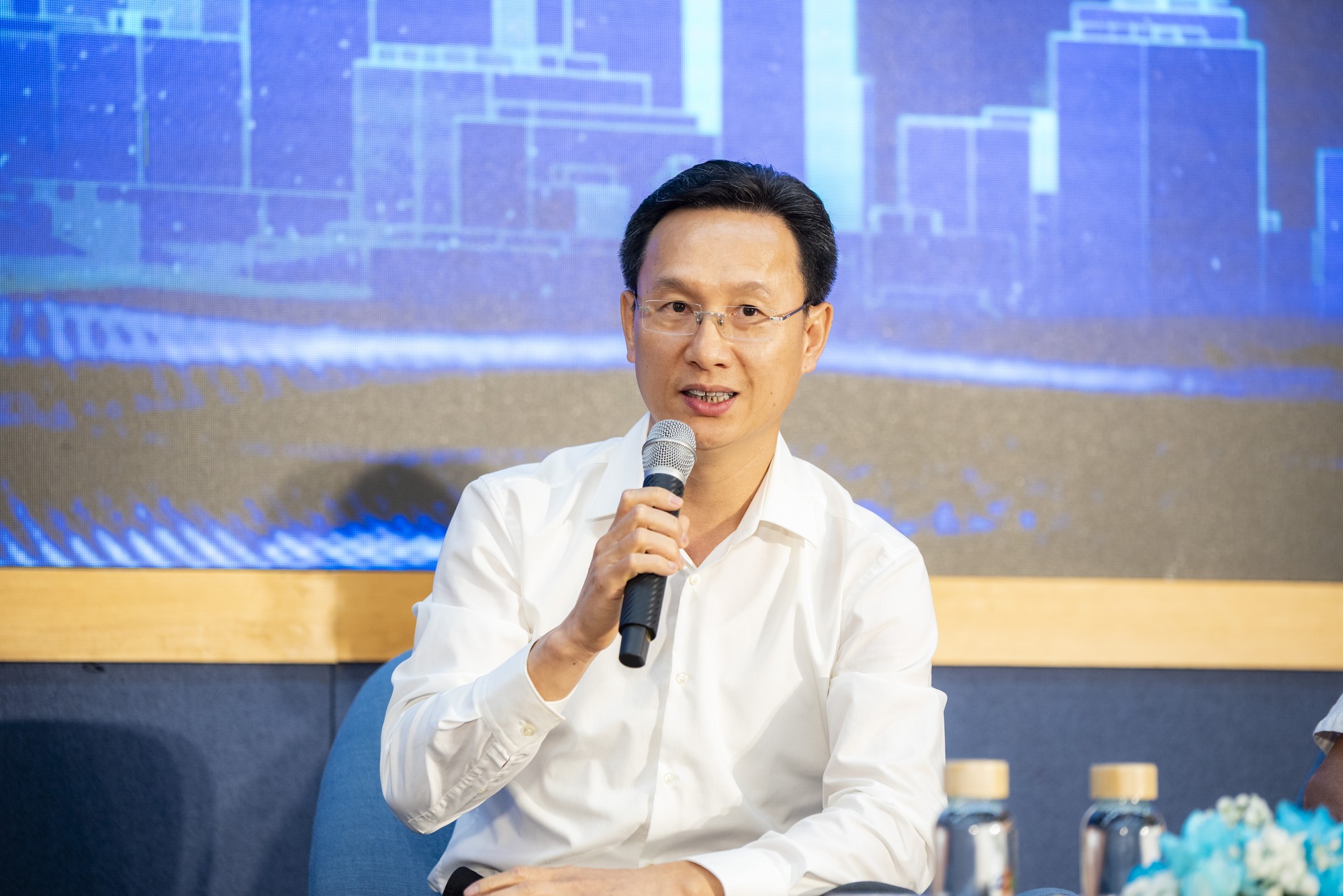 Ông Lê Thanh Tùng – Thành viên Hội đồng Quản trị VietinBank. Ông Lê Thanh Tùng - Thành viên Hội đồng quản trị VietinBank.JPG