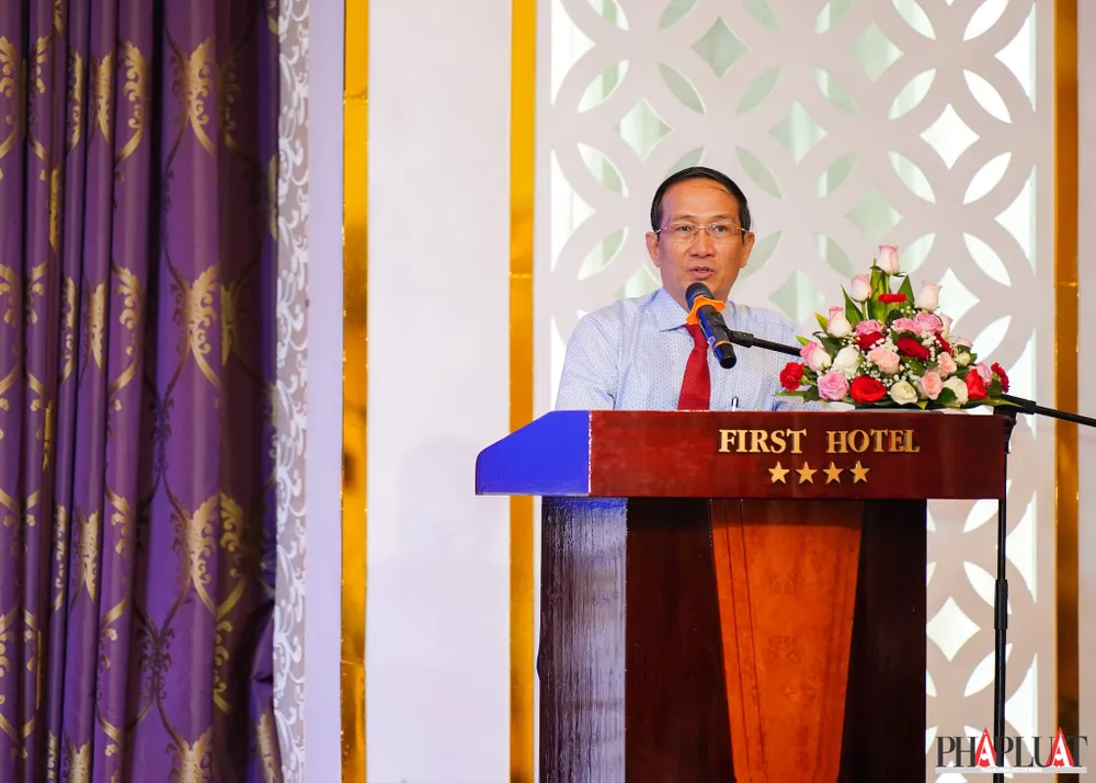 Ông Trần Hoàng, Tổng Biên tập Tạp chí Doanh Nhân Sài Gòn. Ảnh: TIỂU MINH Ông Trần Hoàng, Tổng Biên tập Tạp chí Doanh Nhân Sài Gòn. Ảnh: TIỂU MINH