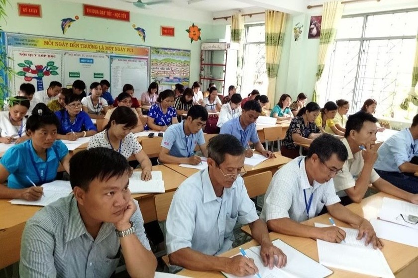 Tỉnh Điện Biên trở thành tỉnh đầu tiên cả nước hoàn thành phổ cập AI cho 100% giáo viên.