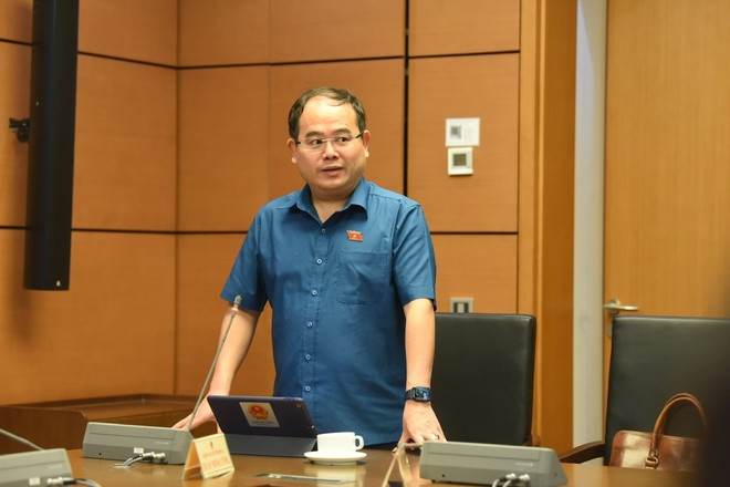 ĐBQH Quản Minh Cường (đoàn Cao Bằng) phát biểu thảo luận tổ
