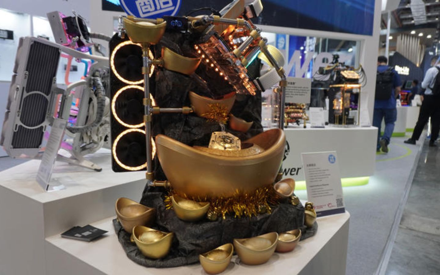 Top 15 siêu phẩm công nghệ ấn tượng nhất tại triển lãm Computex 2025 13 PC custom Tháp nước Bitspower