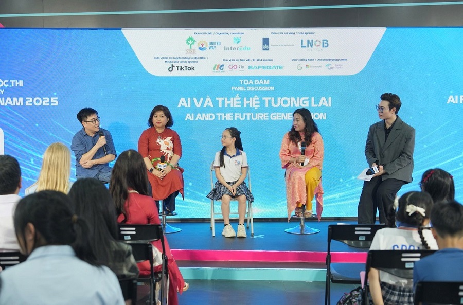 Tọa đàm “AI và Thế hệ tương lai” - đối thoại đa chiều về công nghệ nhân văn Tọa đàm “AI và Thế hệ tương lai” - đối thoại đa chiều về công nghệ nhân văn